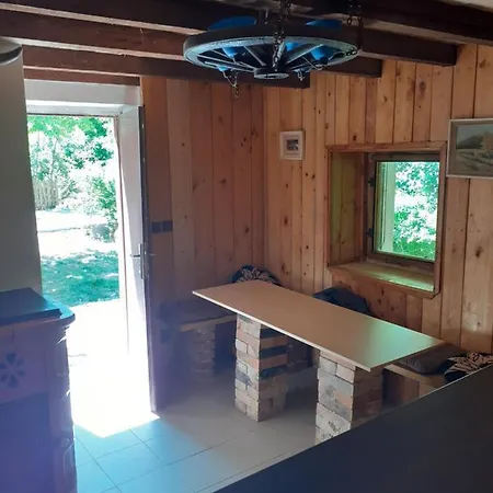 V Moravskeho Krasu 山林小屋 *
